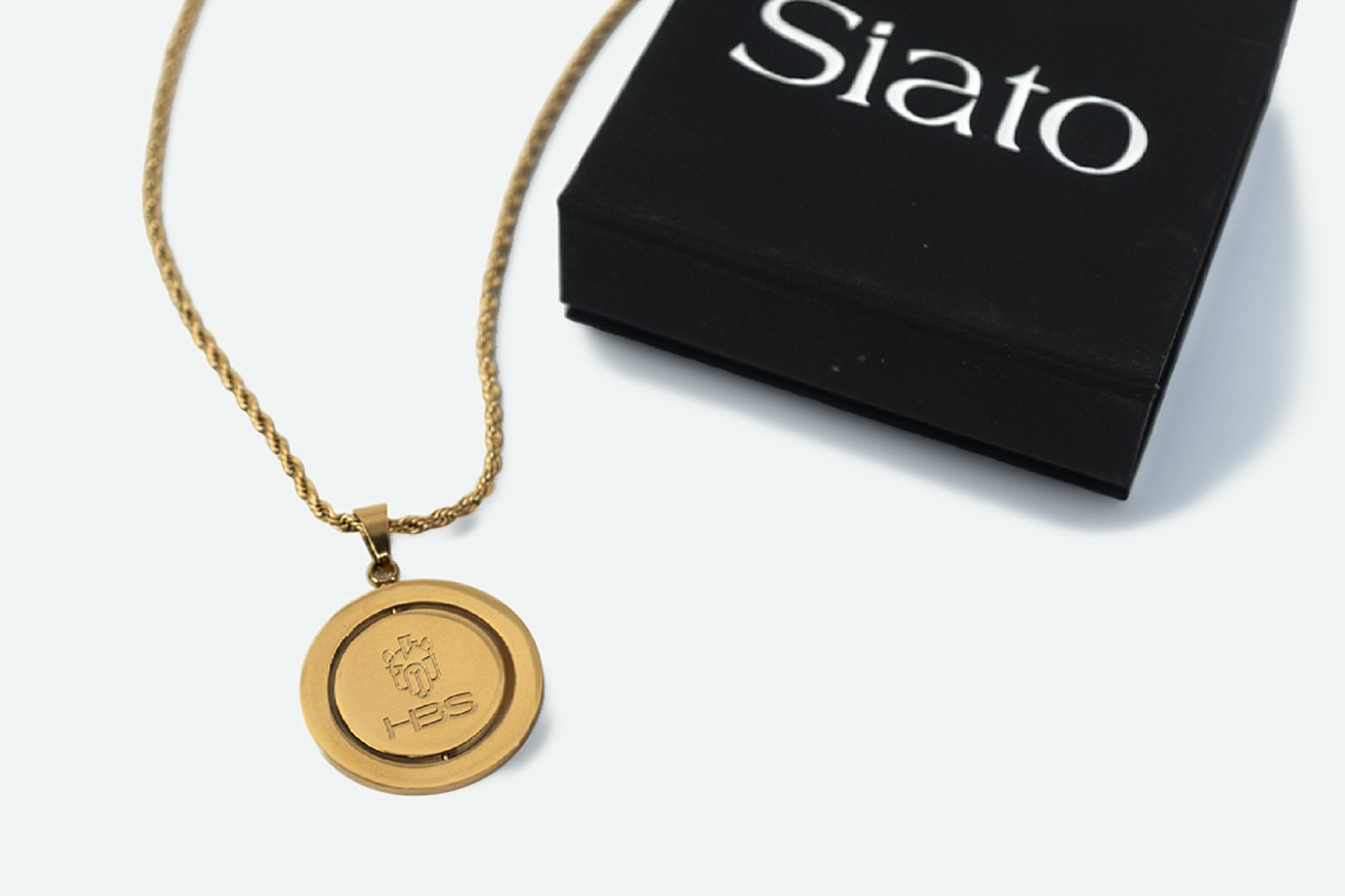 שרשרת תליון הפועל באר שבע ספין צבע זהב