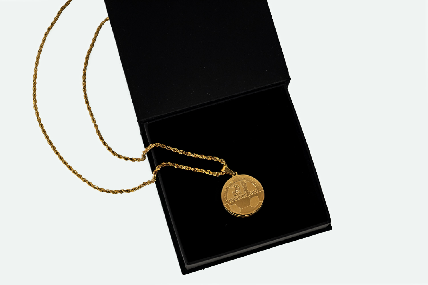 Alternative view of שרשרת תליון הפועל באר שבע צבע זהב